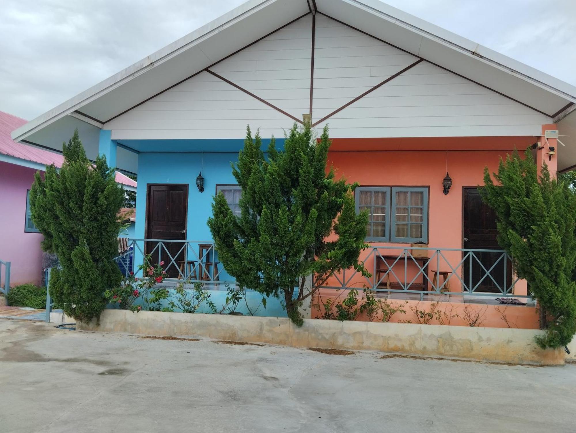 Chanakarn Guesthouse Sangkhla Buri Esterno foto