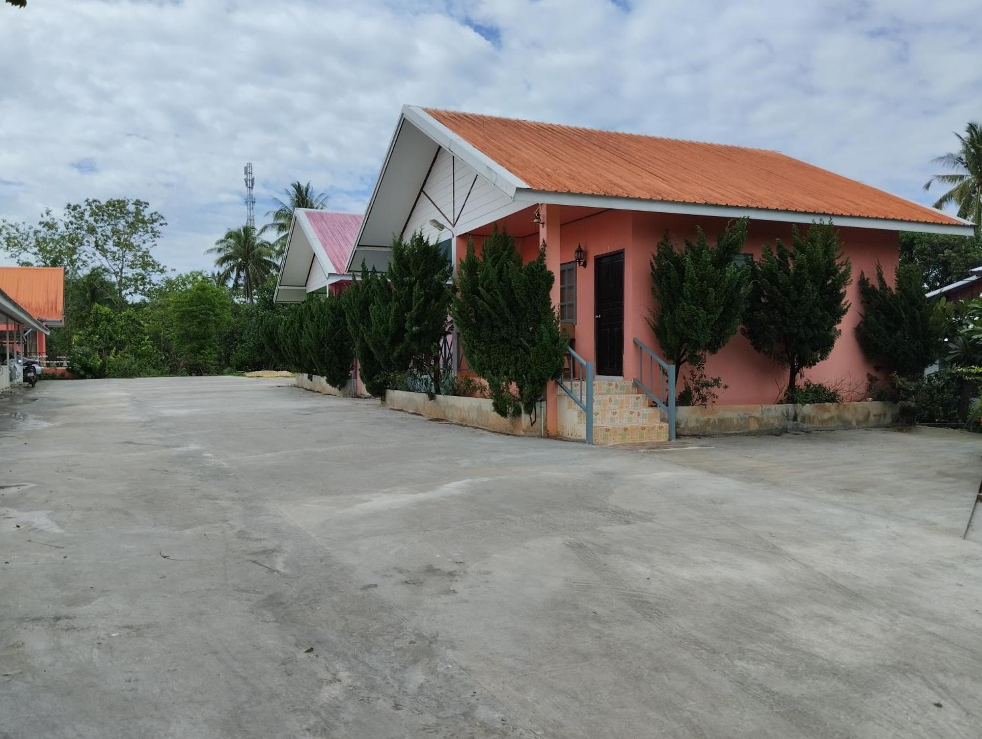 Chanakarn Guesthouse Sangkhla Buri Esterno foto