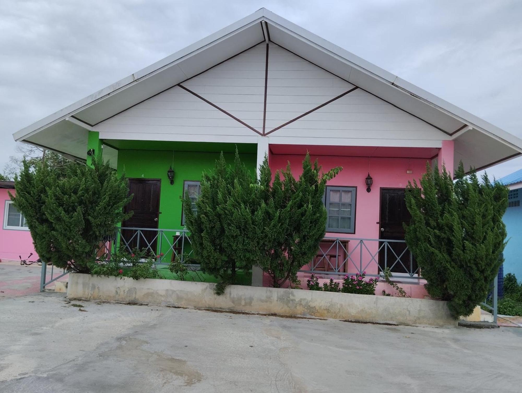 Chanakarn Guesthouse Sangkhla Buri Esterno foto